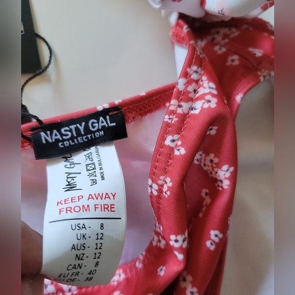 Nasty Gal Ditsy Mix Print Cut-Out Tie Swimsuit White Size 8 NWT - Picture 7 of 8
